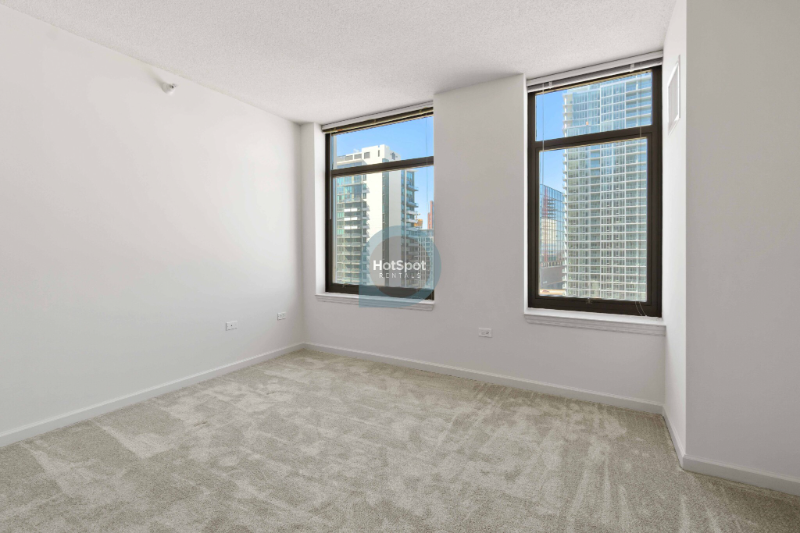 373 N Desplaines St - Photo 4 of 11