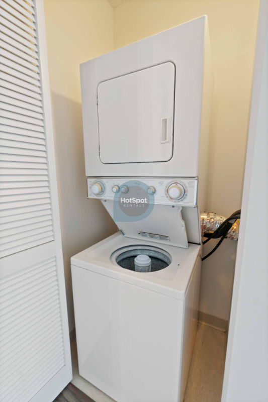 373 N Desplaines St - Photo 6 of 11