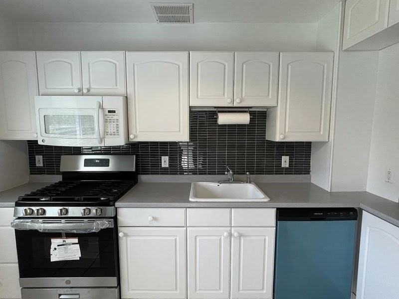74 Carnation St - Photo 3 of 9