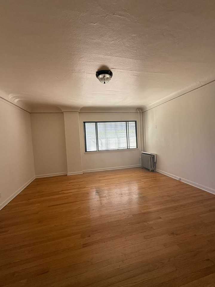 Benson Alexander Apartments - Photo 5 of 27