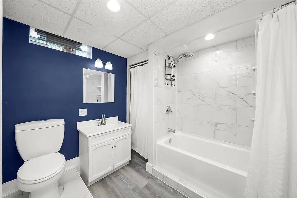 1054 Pearl St - Photo 2 of 5