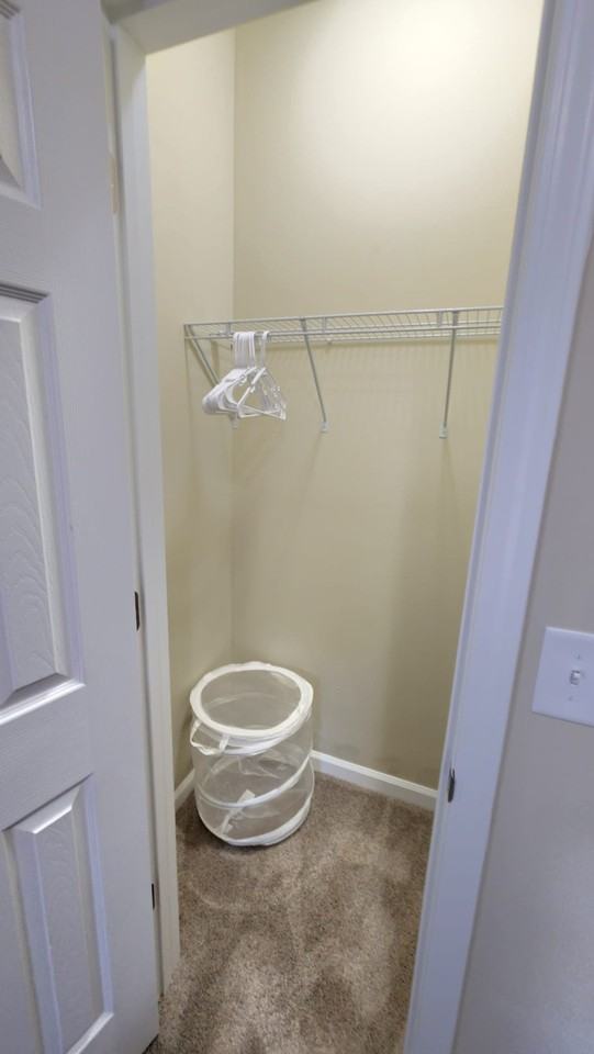 376 Washington Drive, Unit Master - Photo 2 of 9