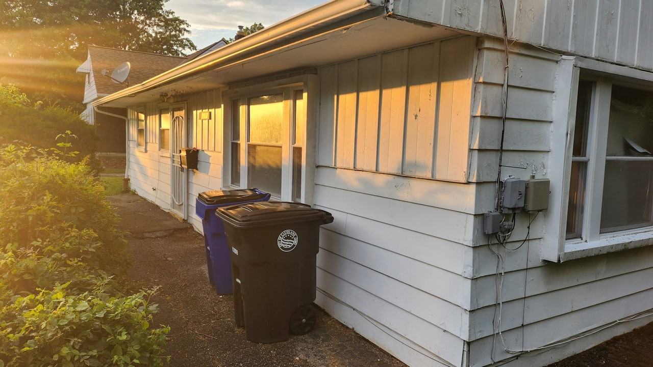 2291 Green Rd, Unit 1 - Photo 2 of 8