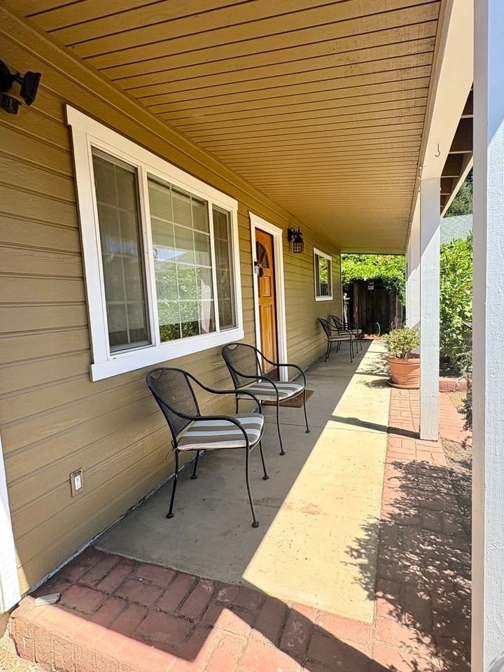 133 Prospect St - Photo 3 of 23