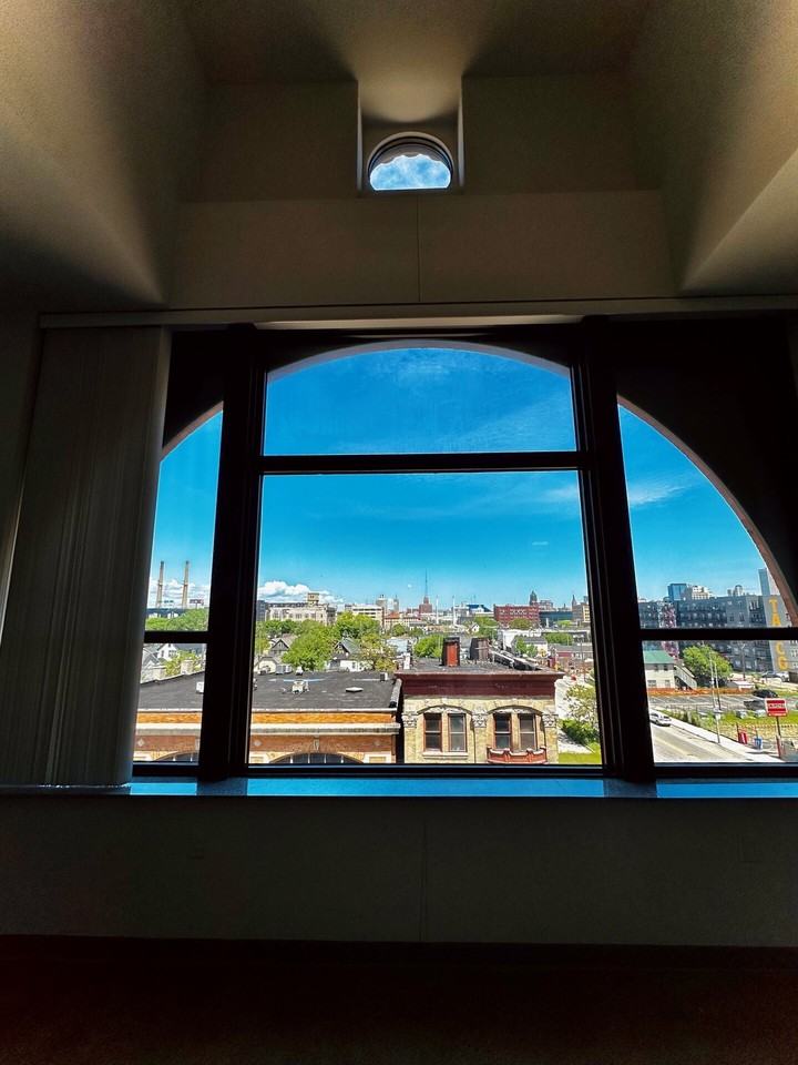 611 West National Avenue - Photo 4 of 50