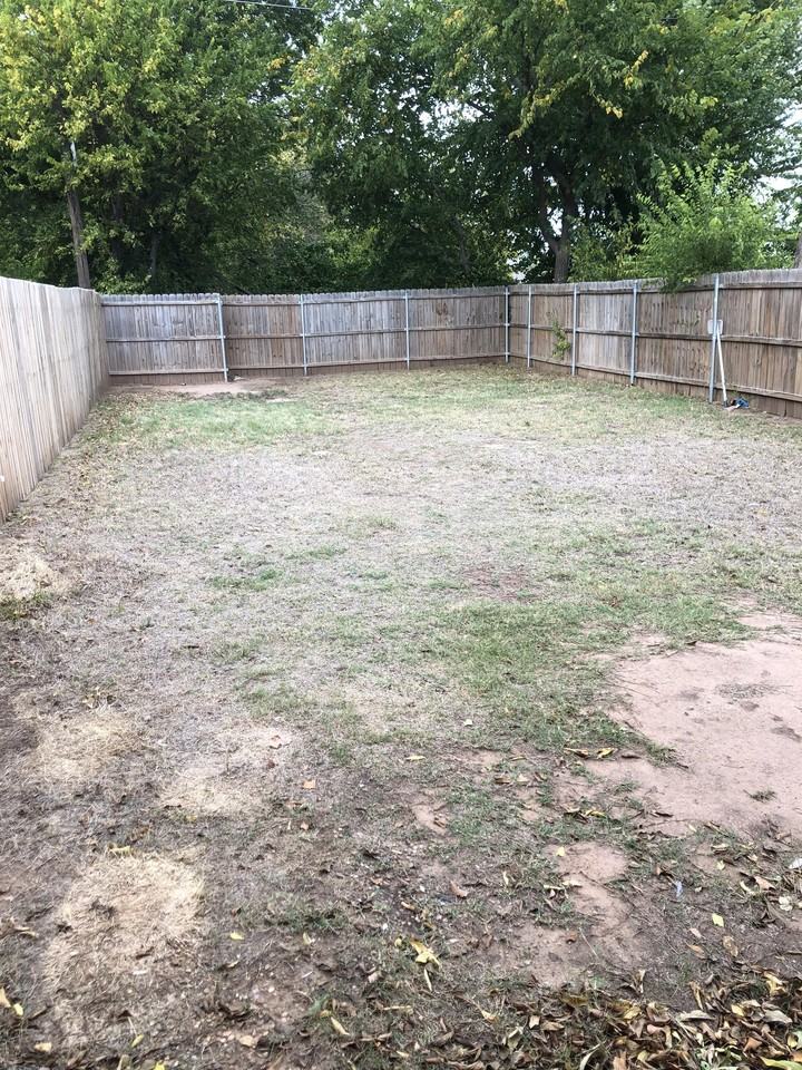 823 East Lindsey Street - Photo 3 of 6