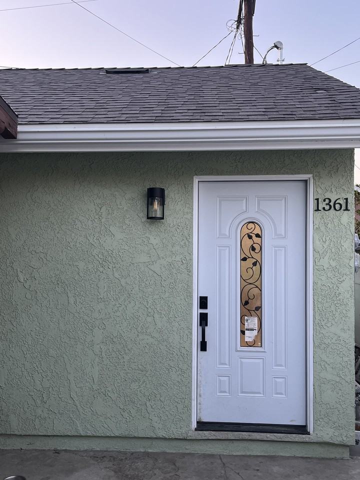 1361 East 42nd Place - Photo 7 of 10