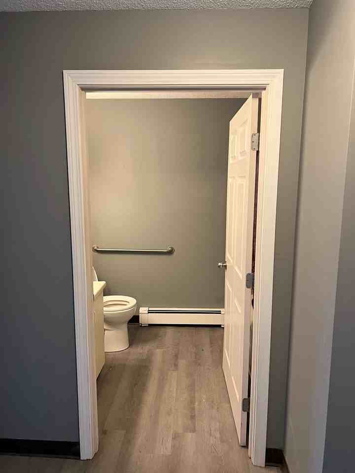 Steven's Manor - Photo 6 of 10
