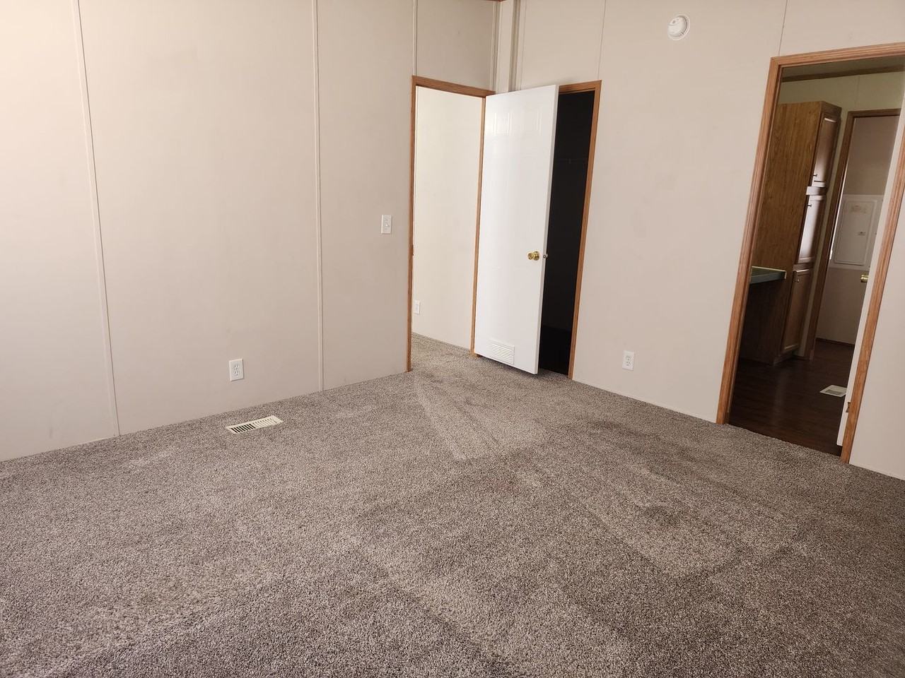 620 S Avenue B - Photo 6 of 23