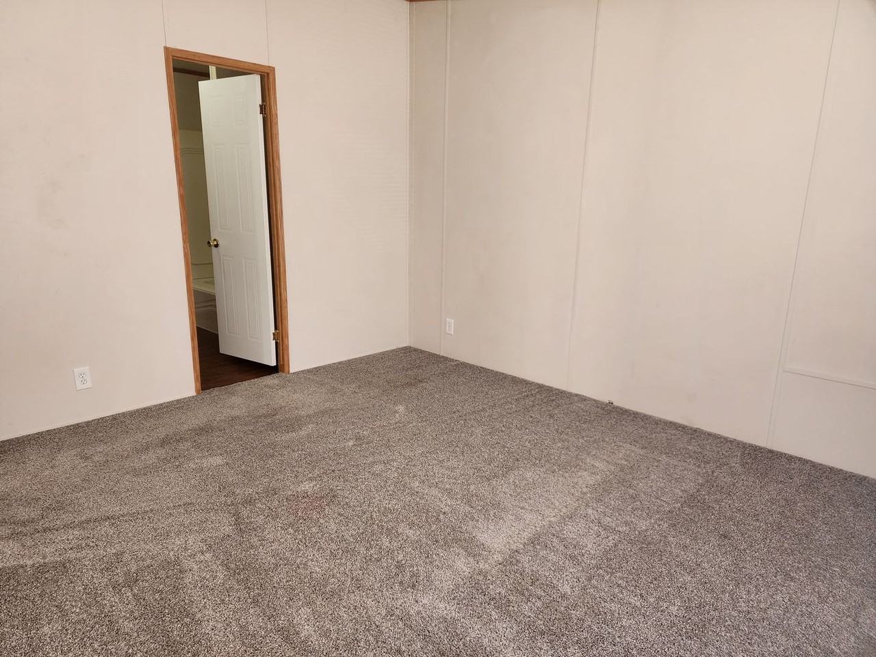 620 S Avenue B - Photo 7 of 23