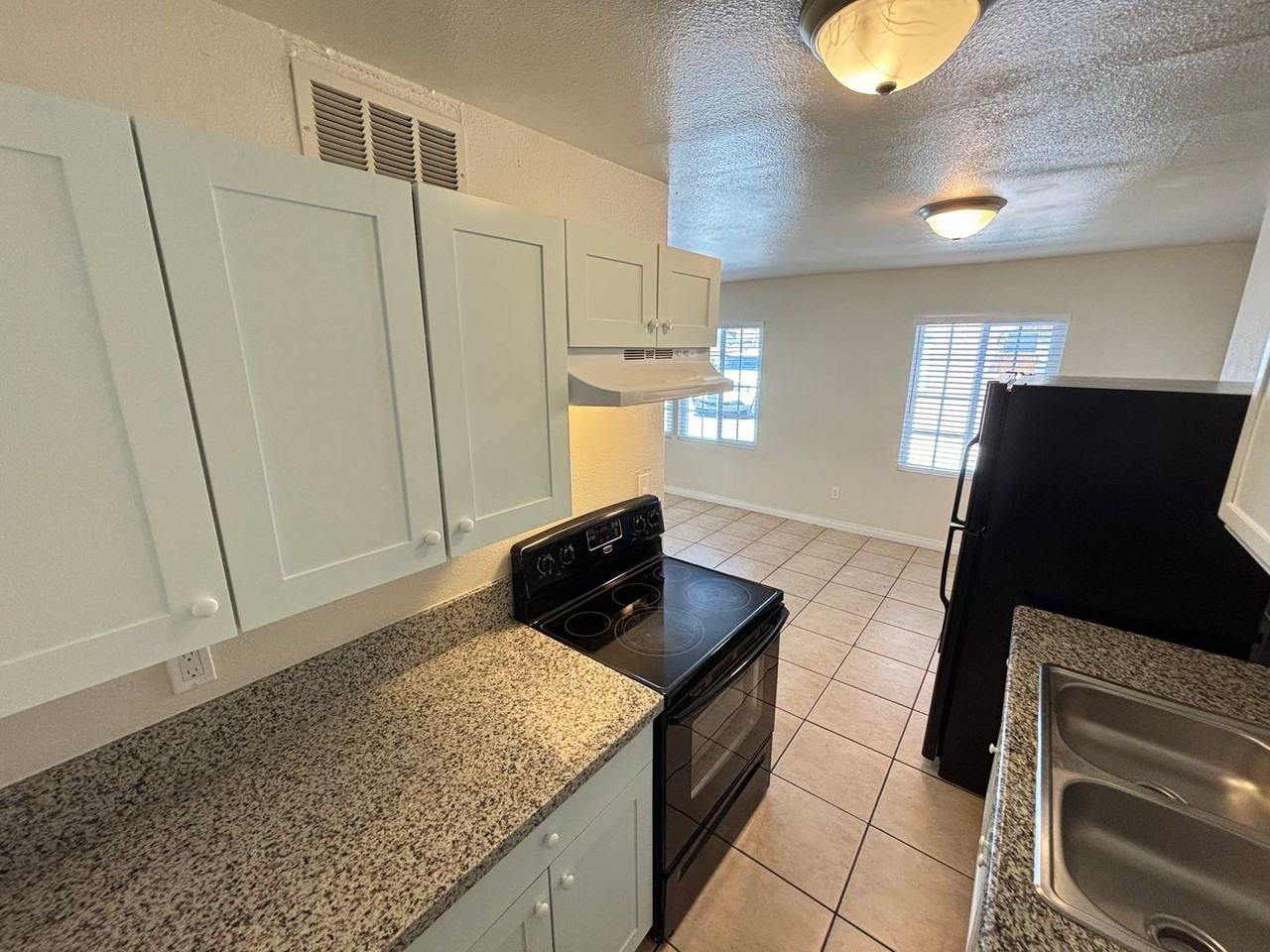 1420 Putnam Ave #4 - Photo 2 of 25