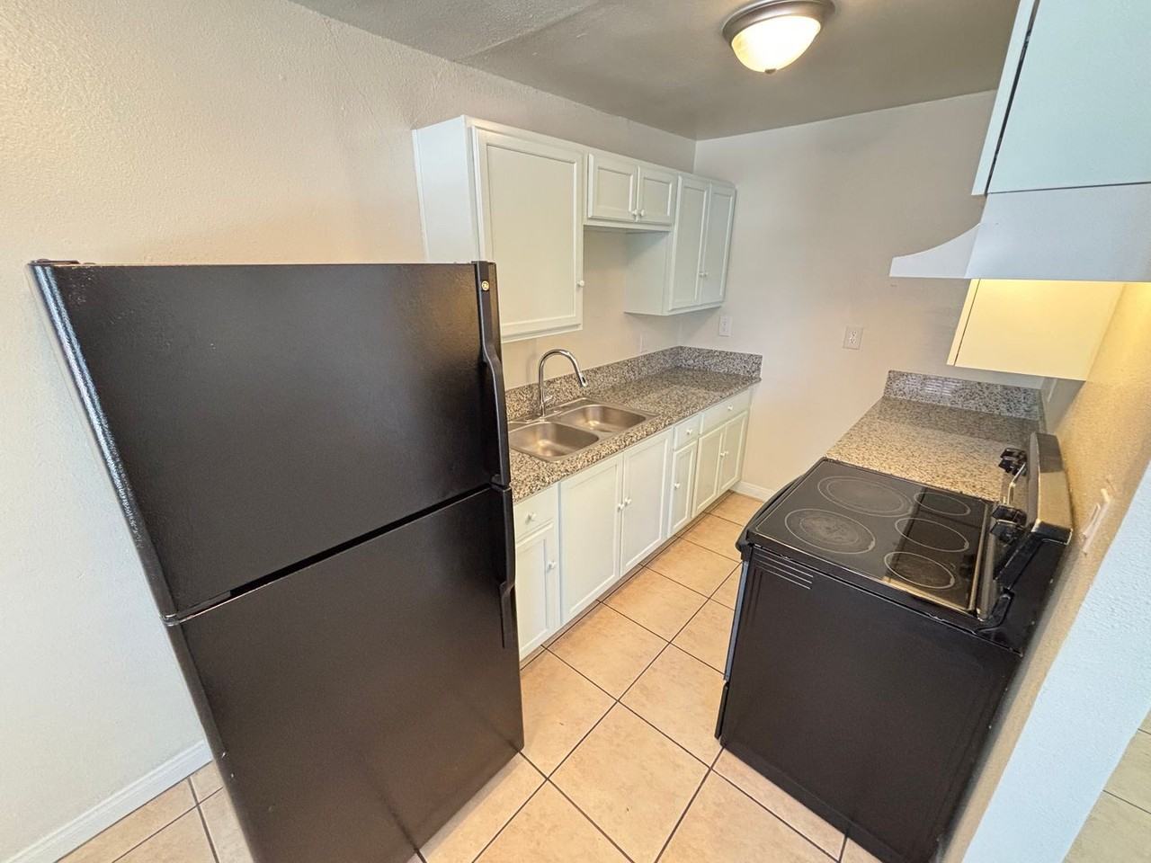 1420 Putnam Ave #4 - Photo 5 of 25