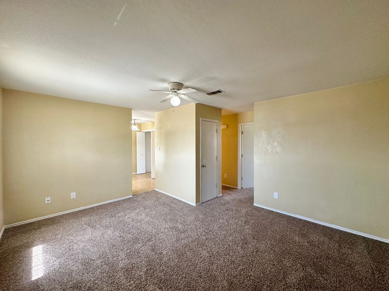 1703 Benttree (C) - Photo 2 of 46