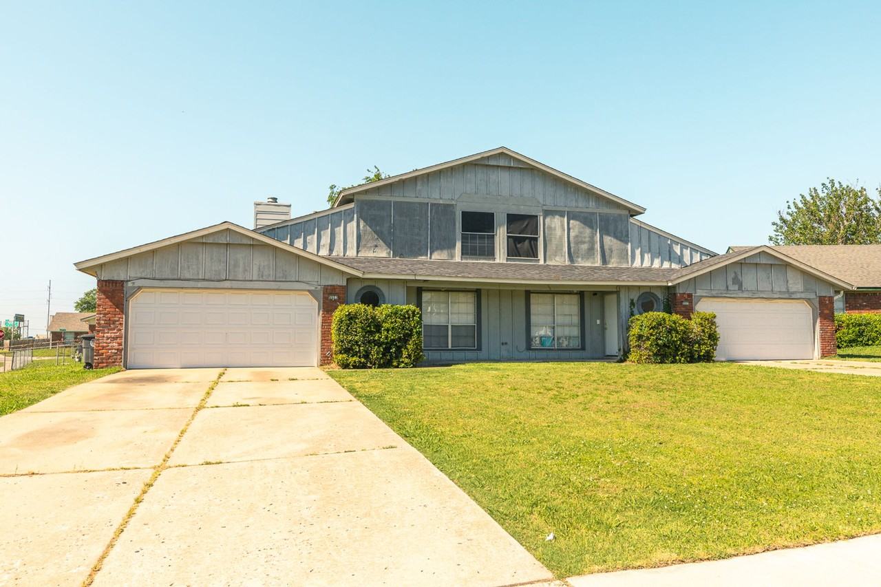E 22nd St Duplex - Photo 3 of 35