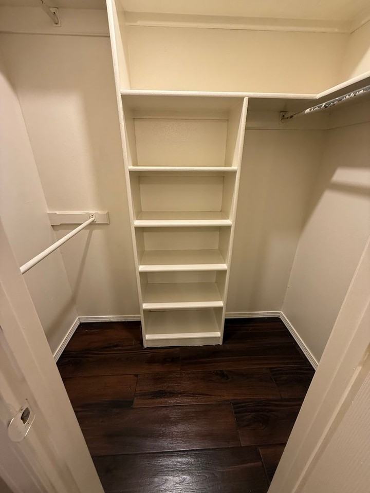 1826 Ingalls Ln - Photo 3 of 20