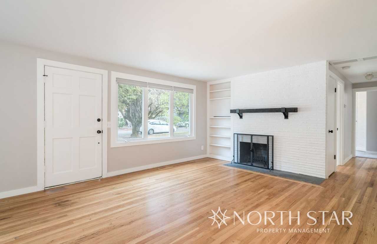 1010 Oak Ter - Photo 5 of 28