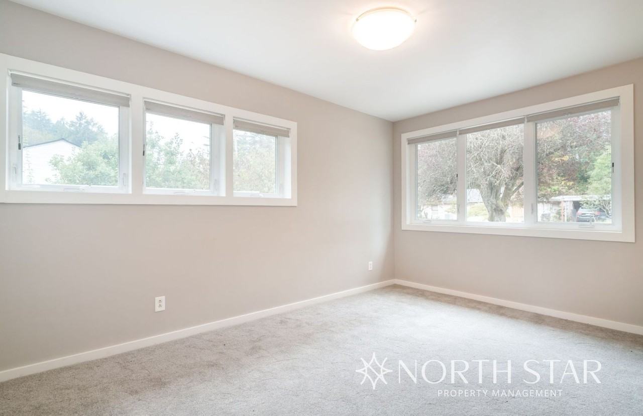 1010 Oak Ter - Photo 6 of 28