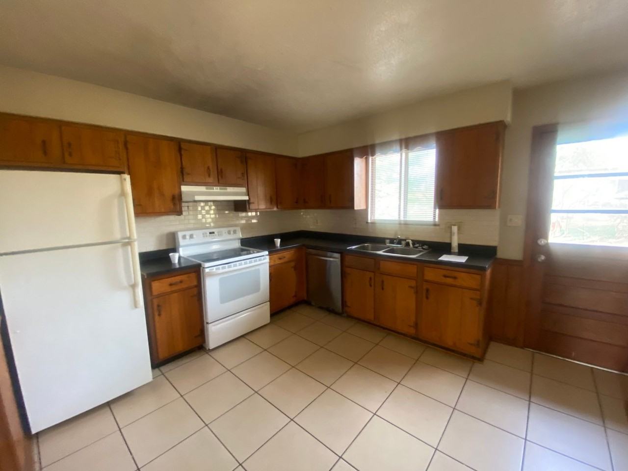 4337 W Bethany Dr - Photo 7 of 8