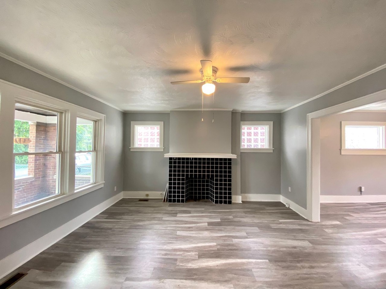 340 Parkfield St - Photo 3 of 30