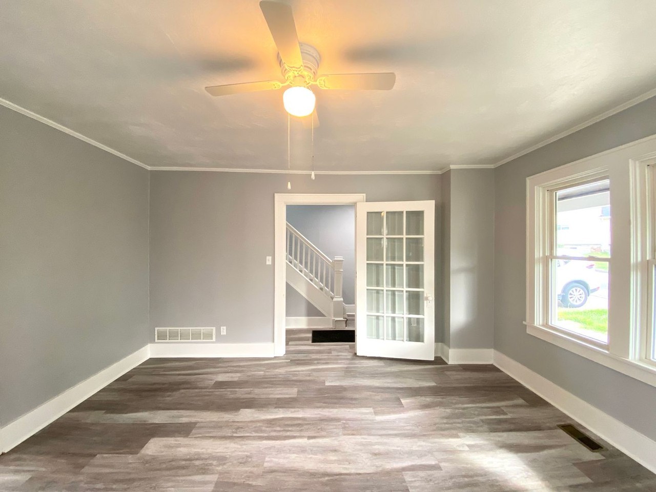 340 Parkfield St - Photo 4 of 30