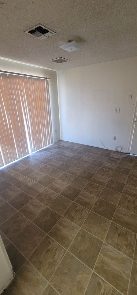 2012 N 48th Ln - Photo 2 of 6