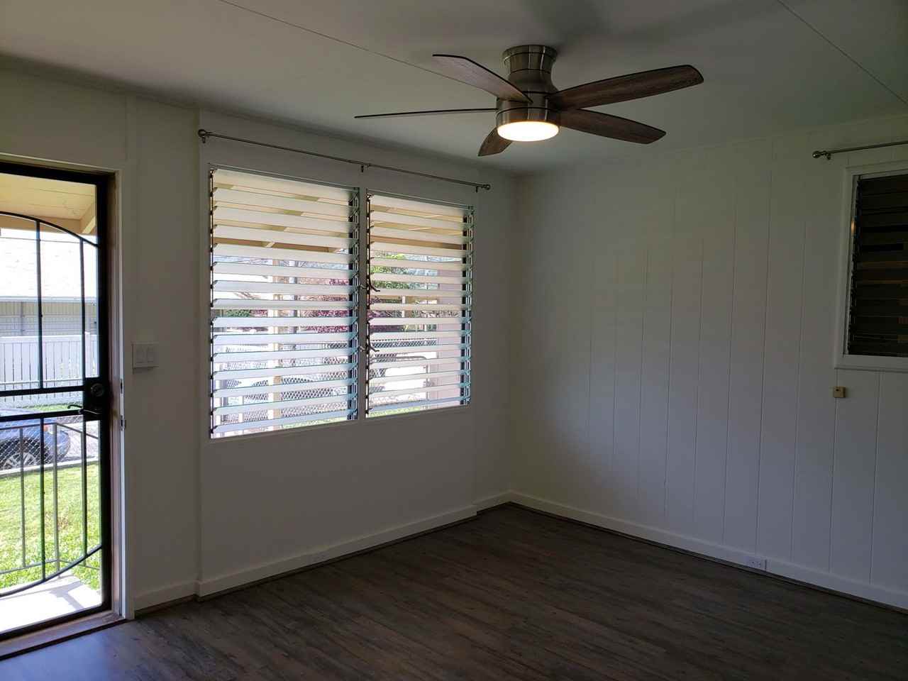 3315 E Manoa Rd - Photo 3 of 16