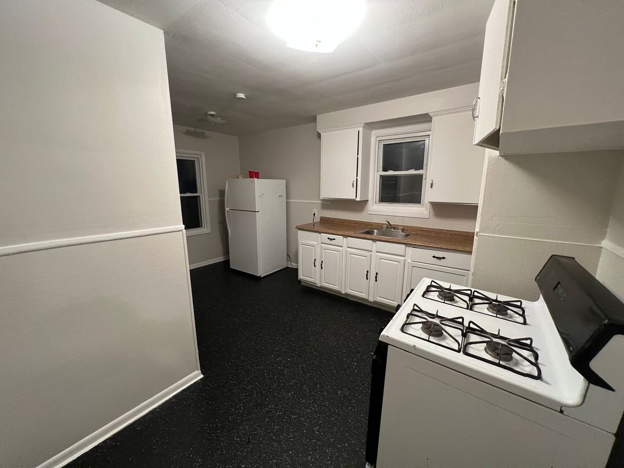 16053 Lappin St - Photo 4 of 15