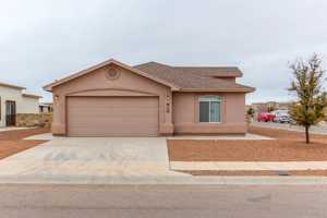featured image of 814 Desert Silver Dr