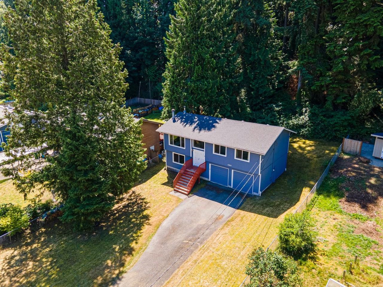 1107 Ne 200th St - Photo 2 of 30