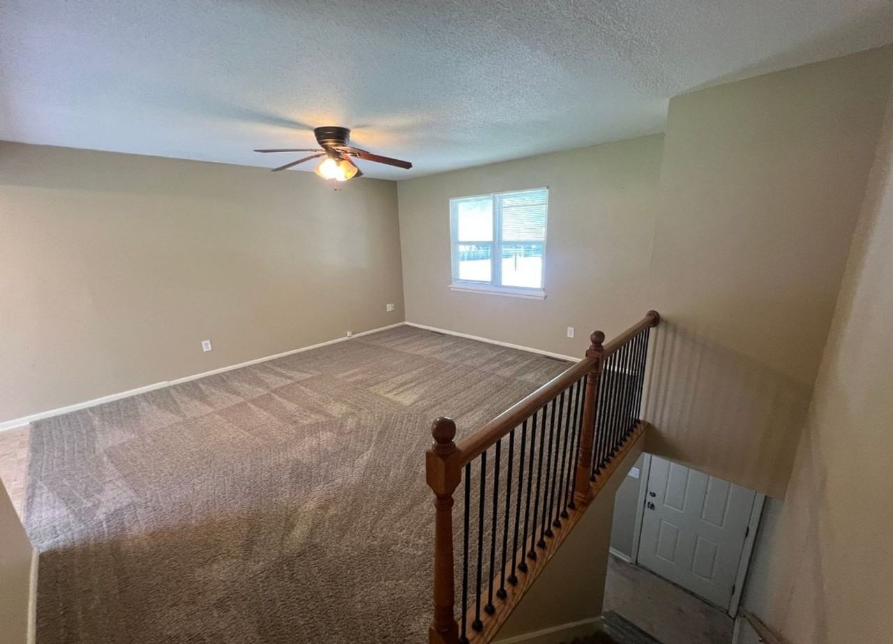 201 Ne Westwind Dr #A - Photo 2 of 19