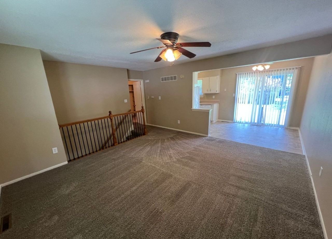 201 Ne Westwind Dr #A - Photo 5 of 19