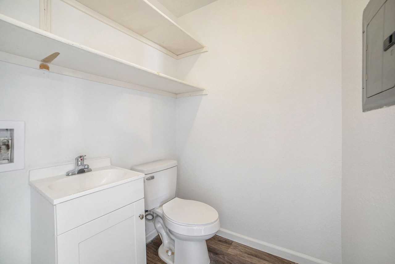 198 S Bayfield Ave - Photo 4 of 15