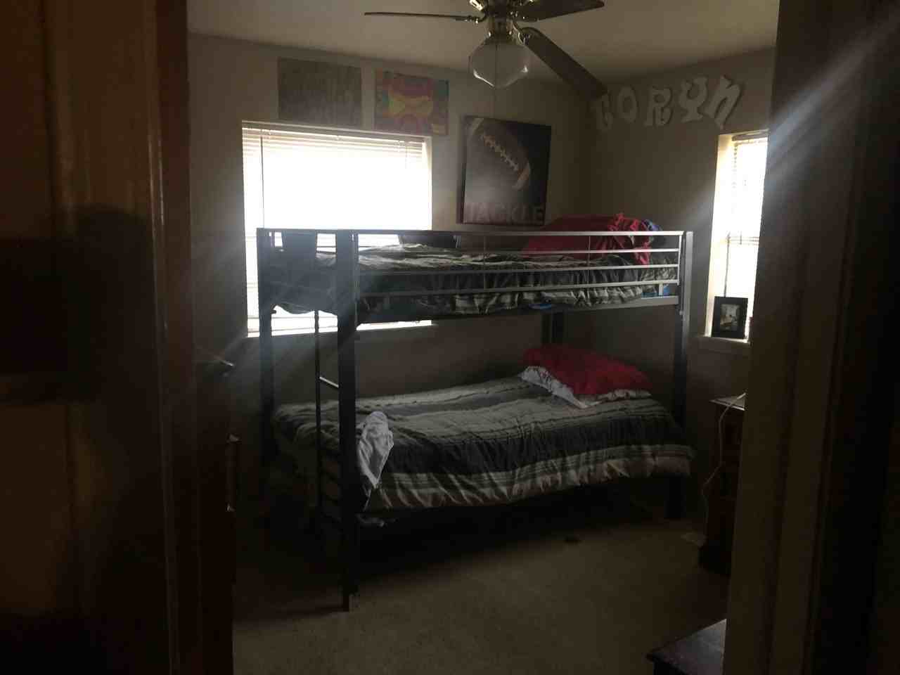 1220 N Elgin Ave - Photo 3 of 5