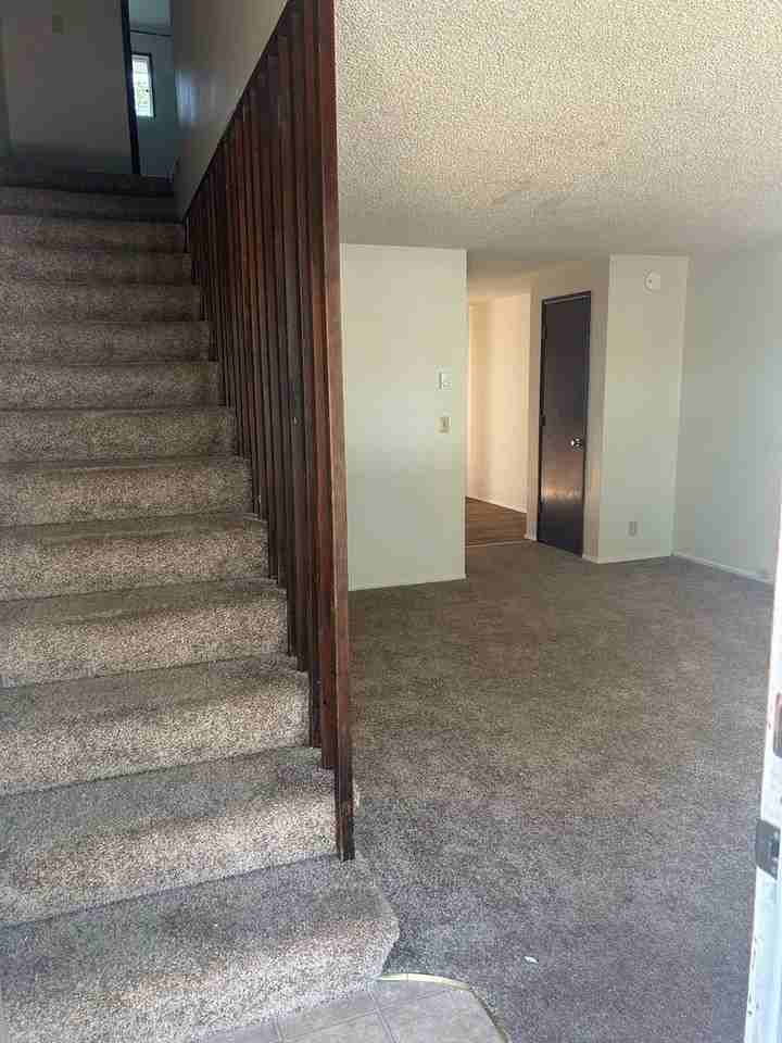 1075 Monroe St - Photo 2 of 9