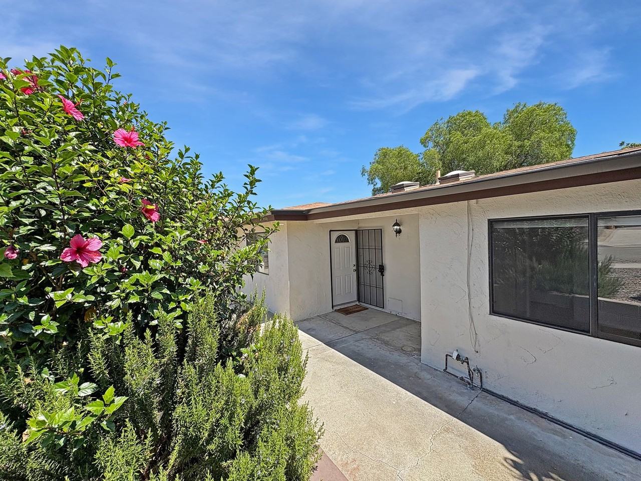 2703 Lancelot Dr - Photo 2 of 21