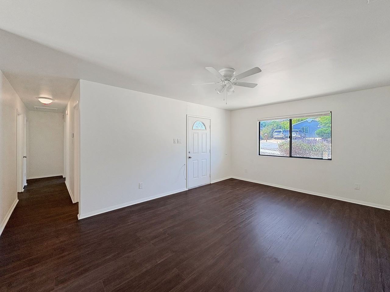 2703 Lancelot Dr - Photo 3 of 21