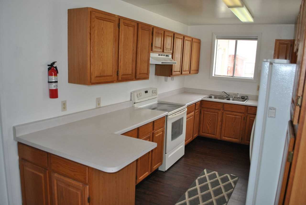 1215 W Pine St - Photo 5 of 15