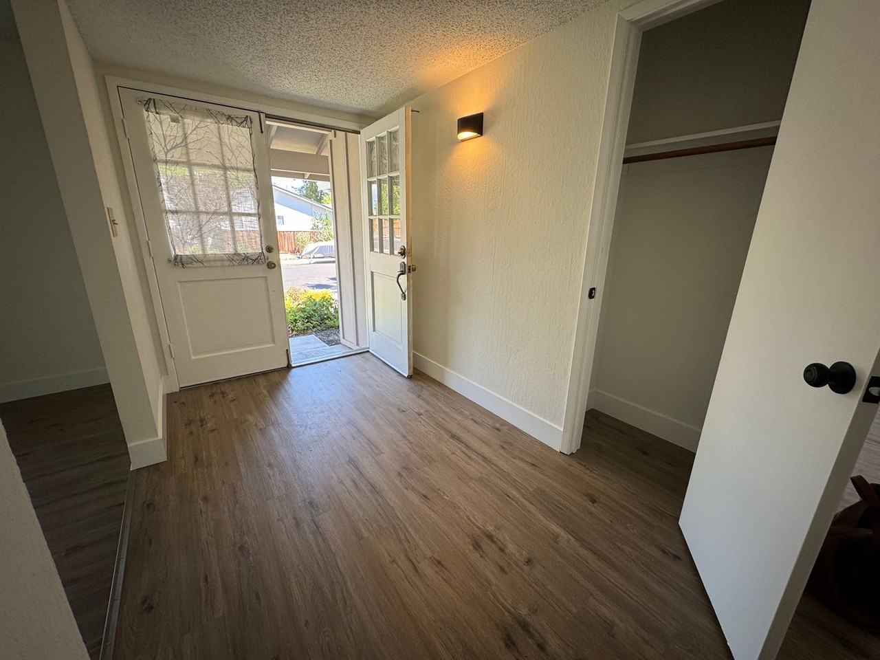 6292 Robin Ct - Photo 4 of 37