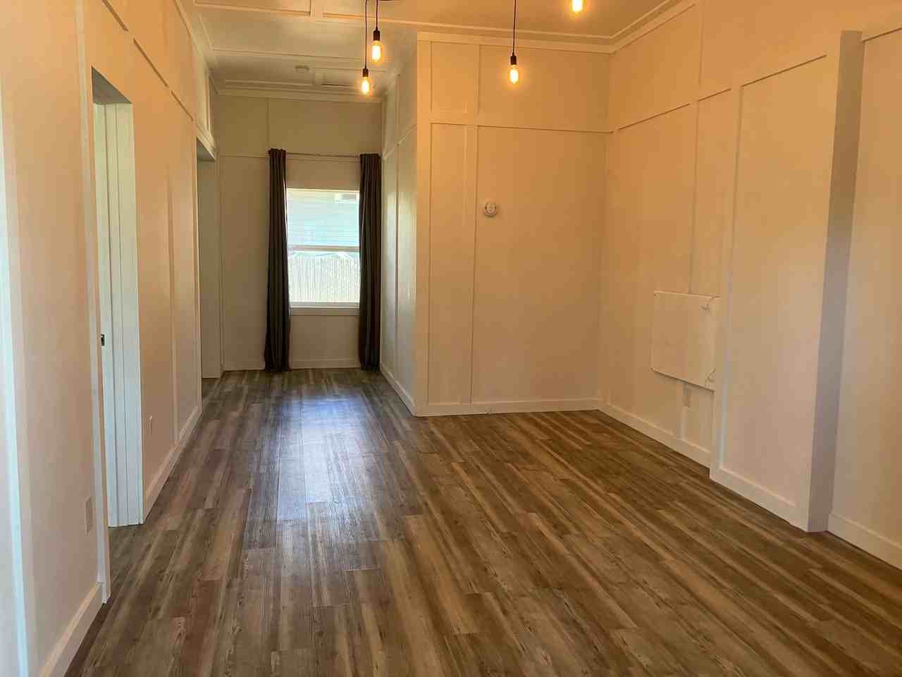 581 Highland Ave Ne - Photo 3 of 12