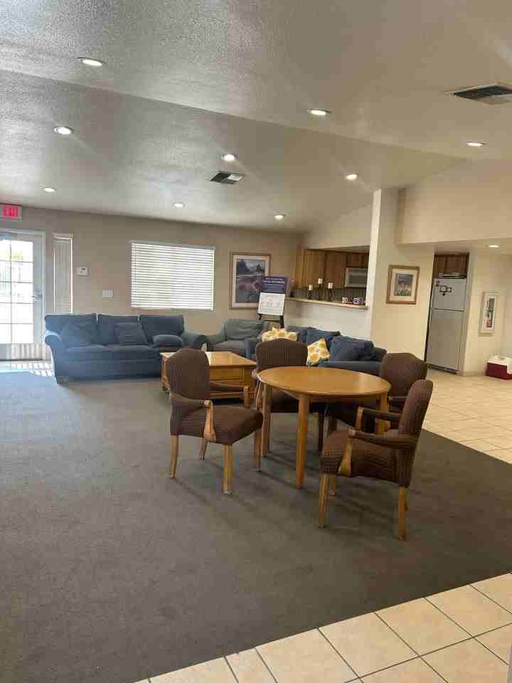 201 North Yucca Avenue - Photo 2 of 18