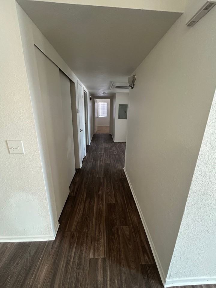 201 North Yucca Avenue - Photo 6 of 18