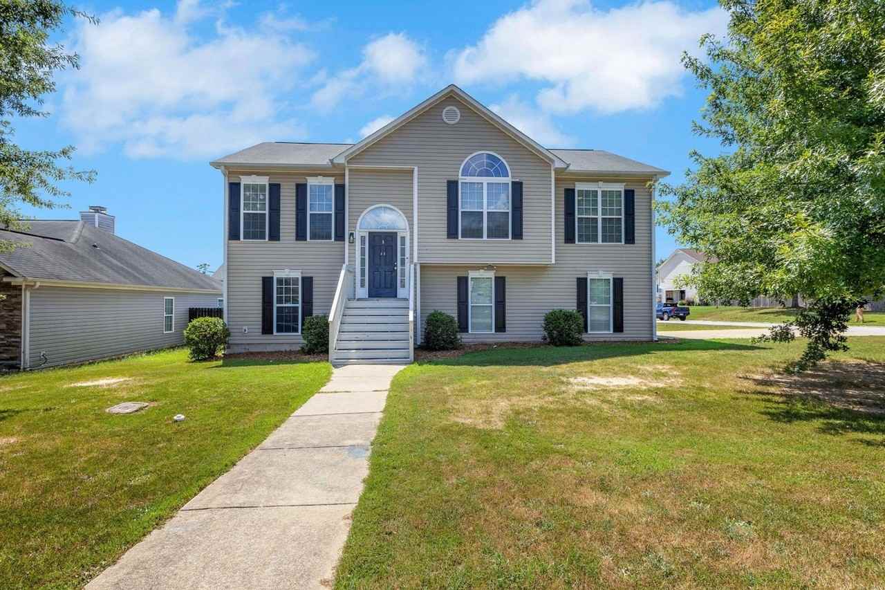 2815 Nancy Dr - Photo 2 of 29