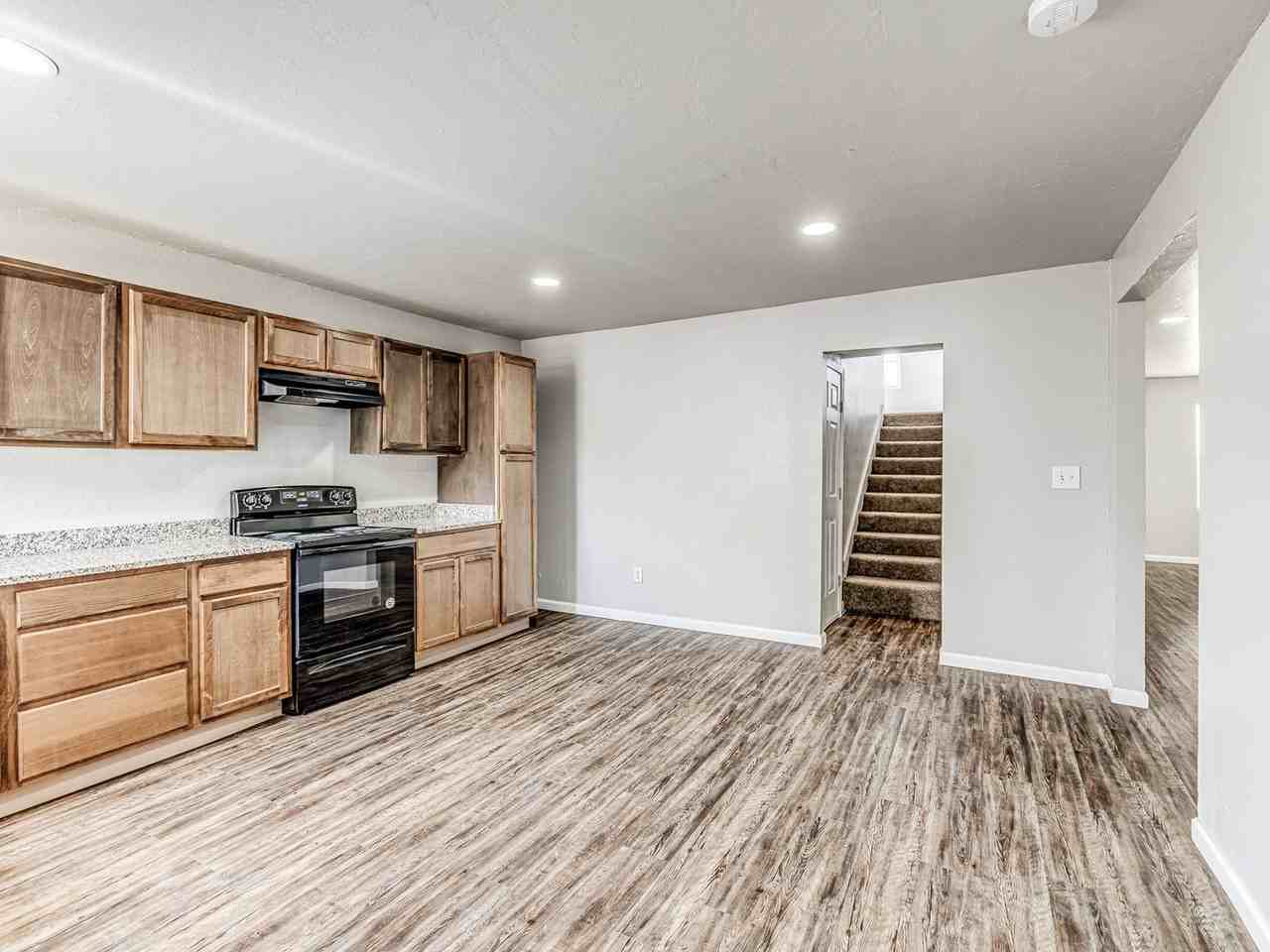 445 Nw 119th St - Photo 6 of 18