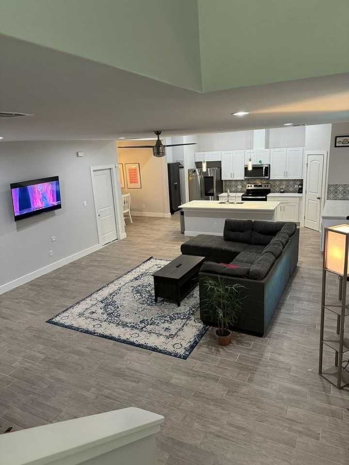 127 Juanita Cir - Photo 4 of 21