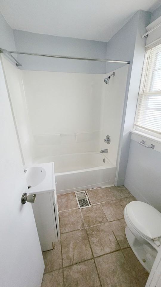 1831 Logan Ave - Photo 2 of 14