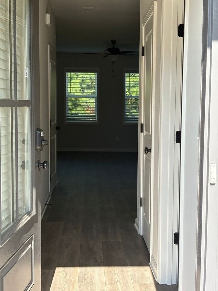 130 Lauren St - Photo 2 of 22