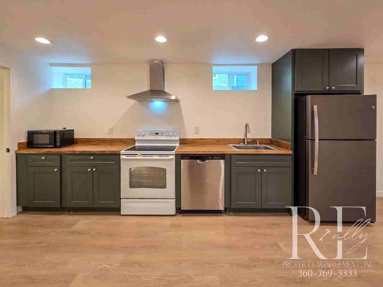 323 S Summit Ave - Photo 4 of 11
