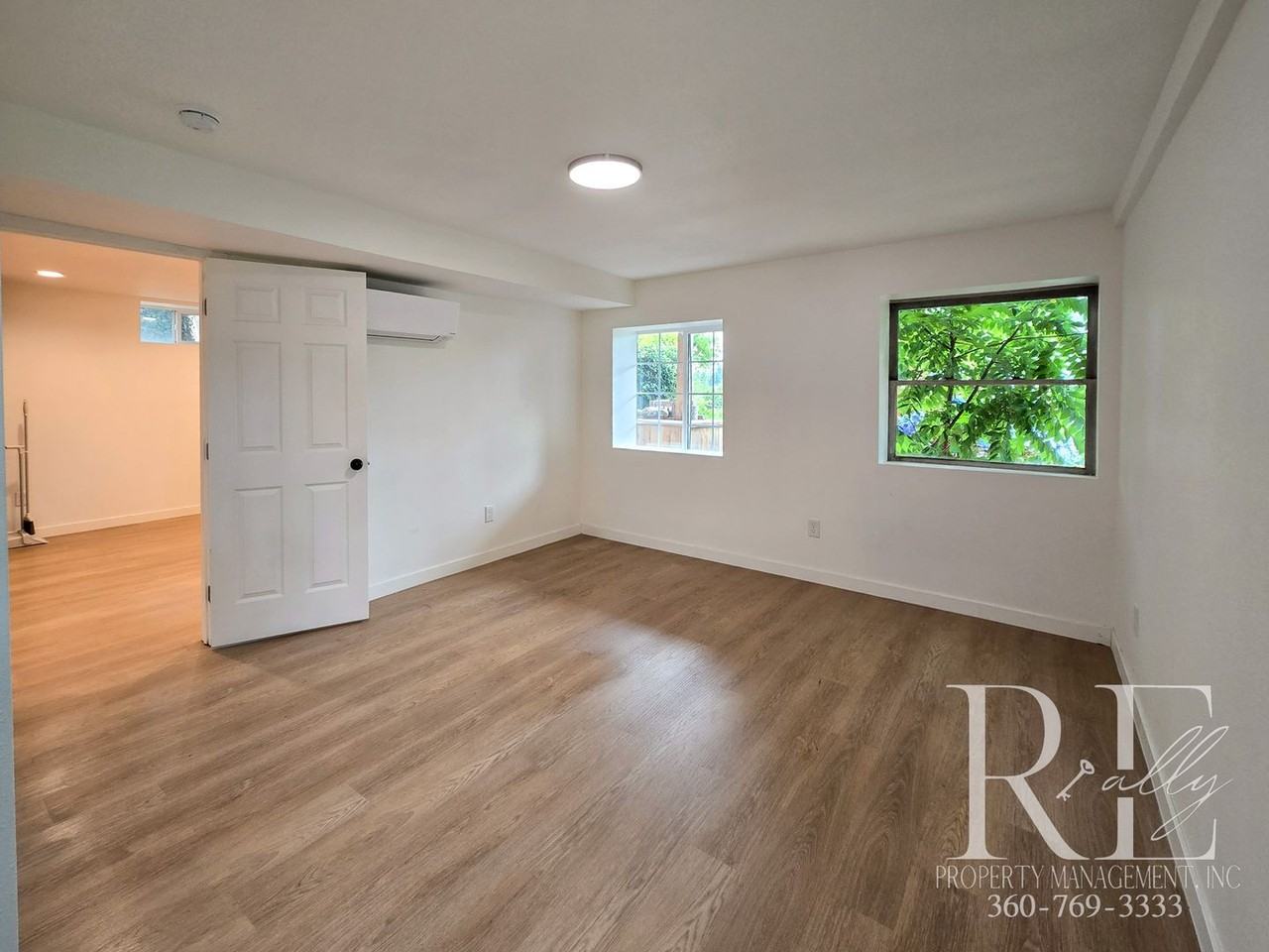 323 S Summit Ave - Photo 6 of 11