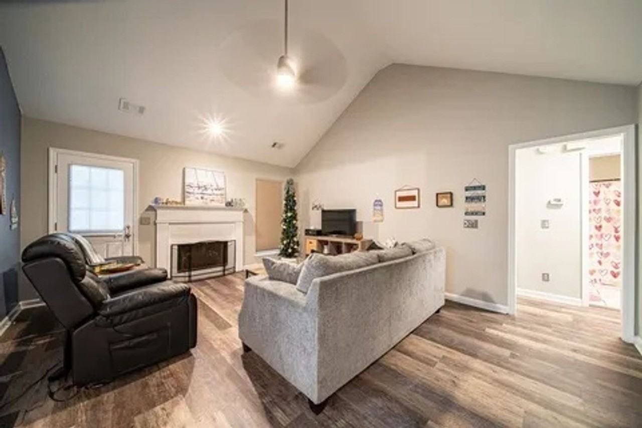 5208 Spinnaker Ct - Photo 2 of 20