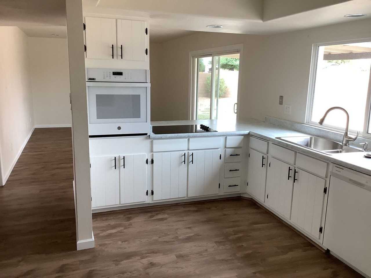 12050 N 46th Ave - Photo 2 of 17